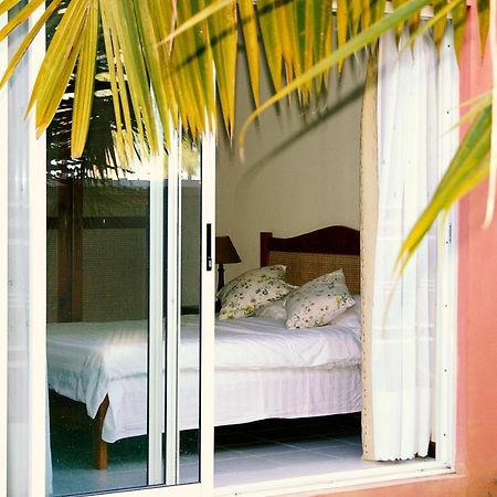 Lovely Beachfront Boutique Apartment Flic-en-Flacq Екстериор снимка