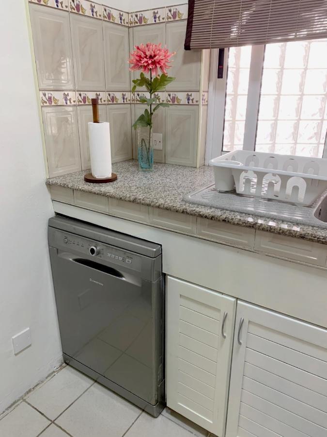 Lovely Beachfront Boutique Apartment Flic-en-Flacq Екстериор снимка